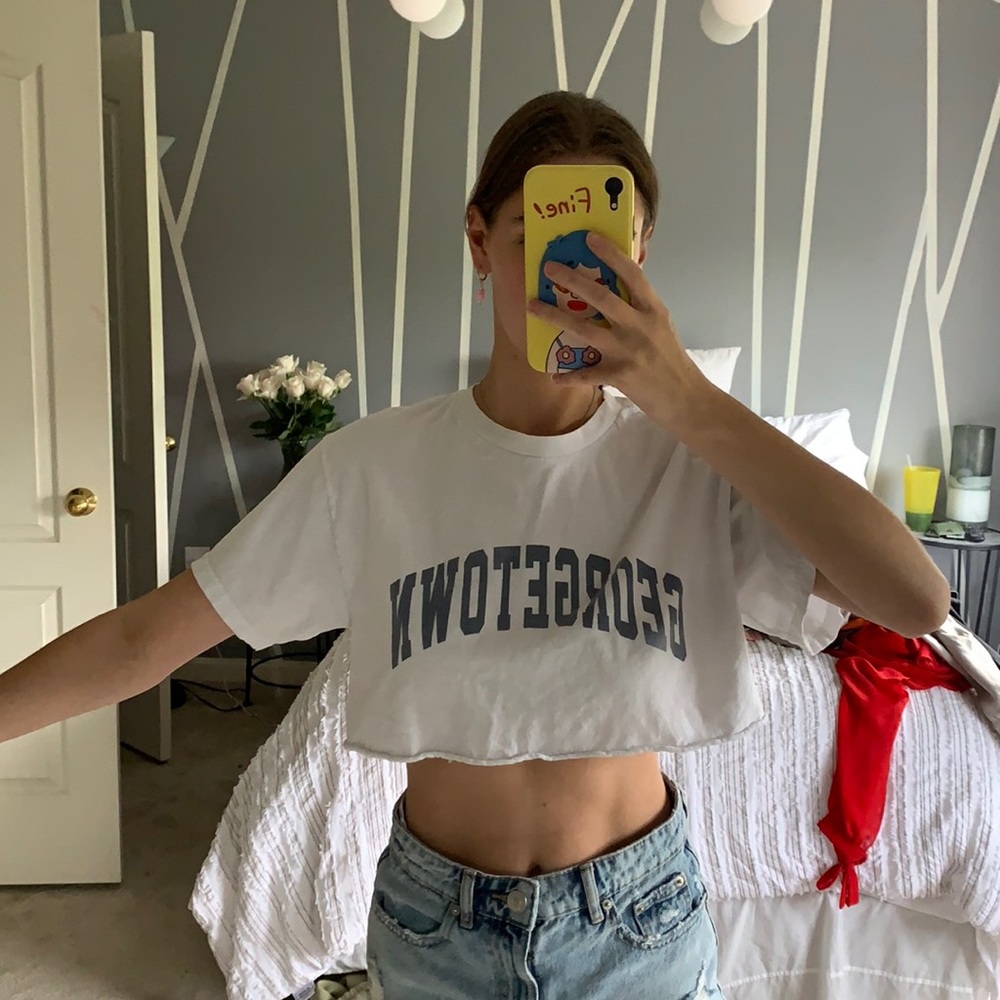 Cropped Georgetown Tee